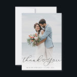 cartões de agradecimentos de fotos de casamento d<br><div class="desc">design de cobertura de script com modernas letras de mão e uma bela foto,  a imagem e o texto podem ser personalizados.</div>