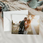 cartões de agradecimentos de fotos de casamento da<br><div class="desc">Um obrigado duplo,  seu cartão de casamento com uma imagem maravilhosa das recém-casadas. Adicione uma obrigado pessoal que você envia e sua própria foto de casamento.</div>