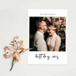 Cartões de agradecimentos Fotográfico de Casamento<br><div class="desc">Cartões de agradecimentos de casamento minimalista e elegante com texto tipográfico de script. O texto e as mensagens podem ser editados na parte traseira do cartão. Para personalização mais avançada deste design, por exemplo, alteração do layout, da fonte ou do tamanho do texto, clique no botão "PERSONALIZAR" acima. Por favor,...</div>
