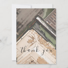 Cartões de agradecimentos plano verde de madeira b