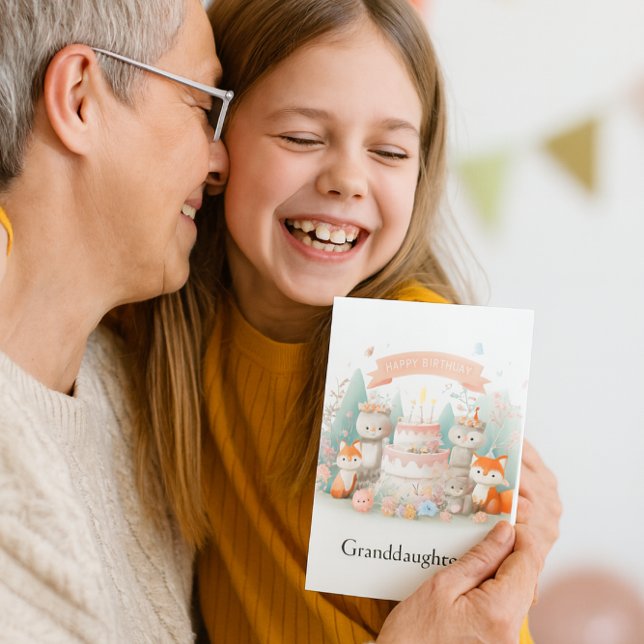 Cartões de Aniversário para Animais da Floresta (Delight your granddaughter with this cute woodland animal birthday card with an inside greeting.)