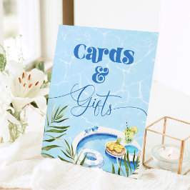 Cartões de festa de aniversário e presentes de pis