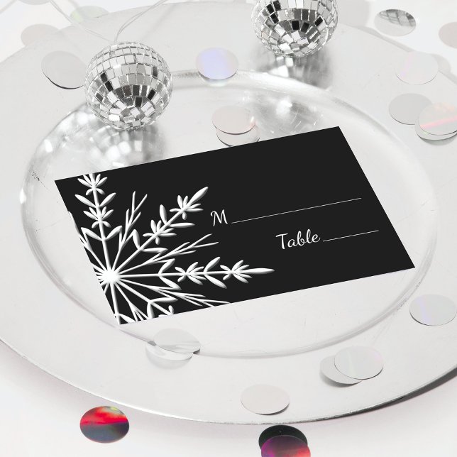 Cartões de Localização de Casamento de Inverno com (Set a festive table with the wintery Black and White Snowflake Winter Wedding Place Card.)