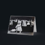 Cartões de nota dos filhotes de cachorro e dos<br><div class="desc">Apenas uma de uma série bonito de cartões de nota que caracterizam imagens do vintage dos filhotes de cachorro e dos gatinhos vestidos como seres humanos e em situações humanas. Todos nossos cartões de nota são deixados vazios para o permitir de criar sua própria mensagem</div>
