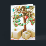 Cartões e etiquetas velhos da árvore de Natal do<br><div class="desc">Uma árvore de Natal velha do tempo com correntes e os presentes de papel abaixo em cartões da árvore de Natal do tempo,  em cartão,  e em etiquetas velhos do feriado!</div>