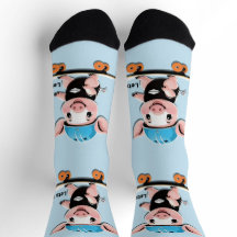 Cartoon Baby Pig Dirigindo Um skate.