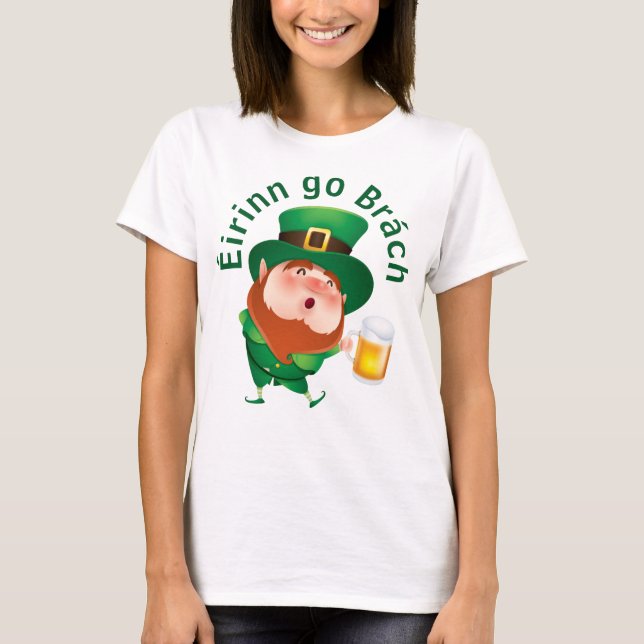 Cartoon Leprechaun com Cerveja T-Shirt (Frente)
