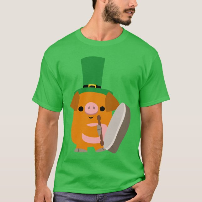 Cartoon Pig tocando Bodhran :) St Patty T-shirt (Frente)