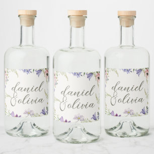 Casamento com bordas planas de roxo e creme