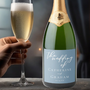 Casamento Costeiro com Tipografia Branca Dusty