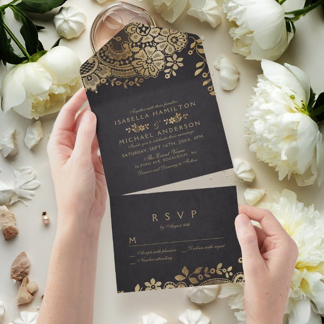 Casamento de cadáveres elegante e preto dourado fa (Faux gold black elegant vintage lace wedding all in one invitation)