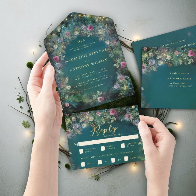Casamento de Fairytale de Arch de Rosas Florestais (enchanted forest all in one wedding invitation magical fairy tale woodland roses gold emerald green)