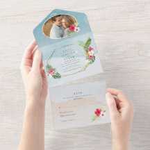 Casamento de praia com flores tropicais