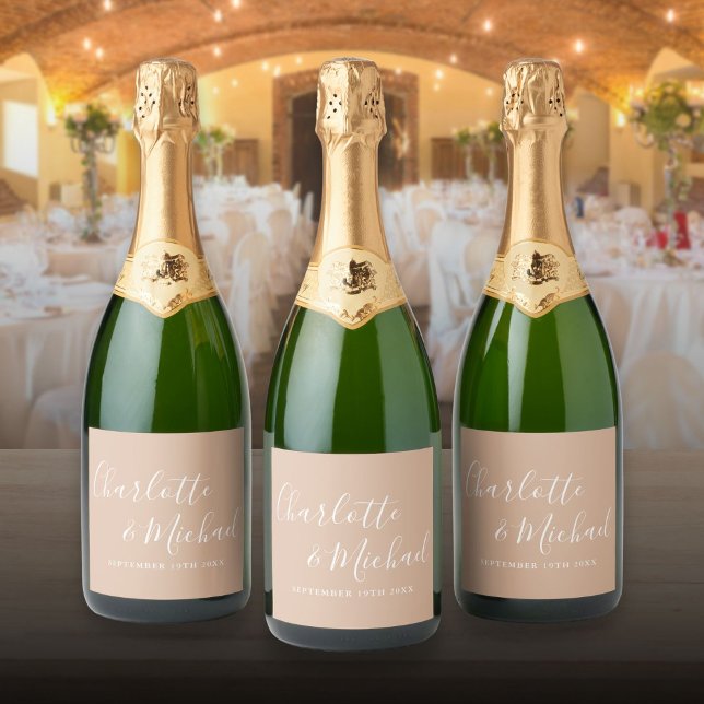Casamento de Tan Taupe com Script de Assinatura El (Elegant Signature Script Tan Taupe Wedding Sparkling Wine Label)
