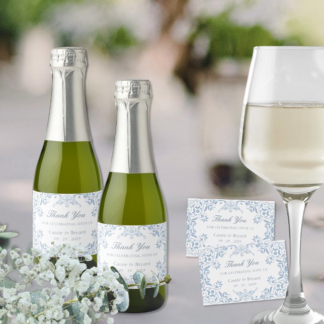 Casamento Elegante Blue Chinoiserie Obrigado (elegant blue and white thank you labels for wedding wine or champagne bottles for vintage chic event)