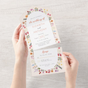 Casamento Oval de Flores Selvagens Quentes