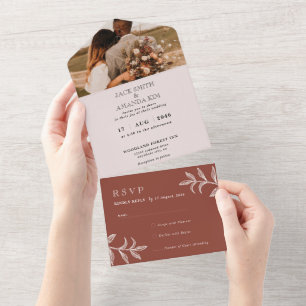 Casamento Rustic Boho Chic tudo em uma placa RSVP