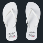 Casamento Simples da Mãe do Noivo | Chinelos<br><div class="desc">Para personalização adicional, clique no botão "Personalizar" e use nossa ferramenta de design para modificar este modelo. Se as opções estiverem disponíveis, você pode alterar o texto e a imagem simplesmente clicando em "Editar/Remover Texto ou Imagem Aqui" e adicionar o seu próprio. Se desejar ter este design adicionado a um...</div>