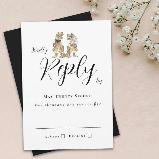Casamento Temático de Dinossauros Resposta Preto e (Dinosaur theme wedding black and white invitation RSVP card T-Rex bride and groom elegant script)