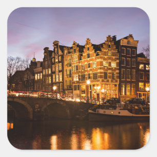 Casas do canal de Amsterdão na etiqueta do