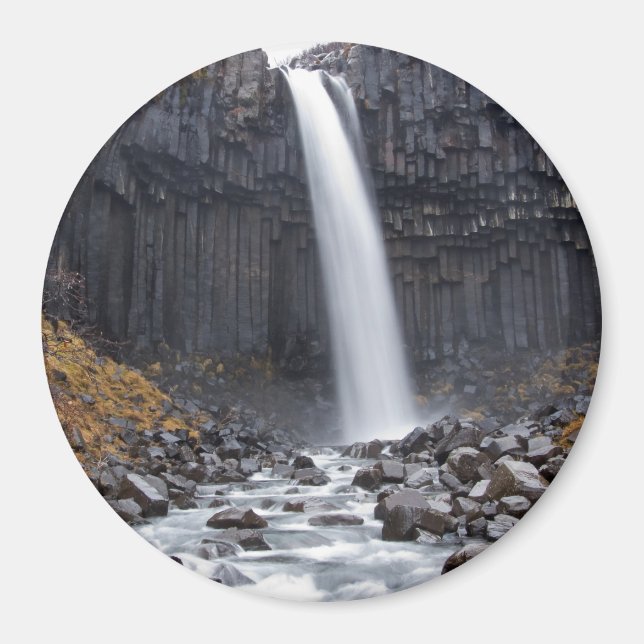 Cascata de Svartifots na Islândia com íman redondo (Frente)