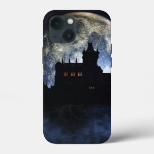 Castelo fantasma durante a noite