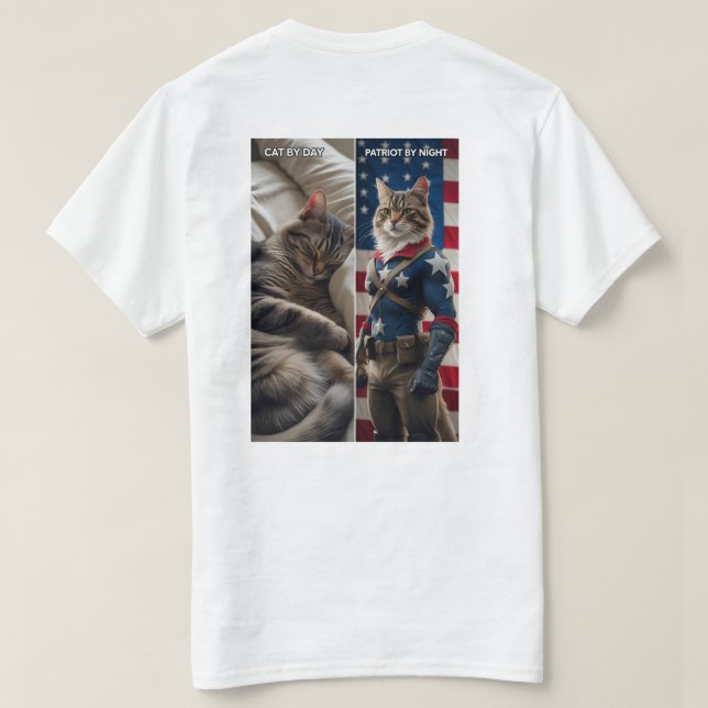 Cat by Day, Patriot by Night - Engraçado Camisa de (Verso do Design)