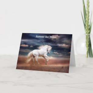 Cavalo Branco no Sunset no Cartão Saudação de Prai
