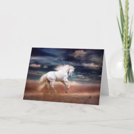 Cavalo Branco no Sunset no Cartão Saudação de Prai