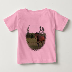 Cavalo de baía no t-shirt da criança