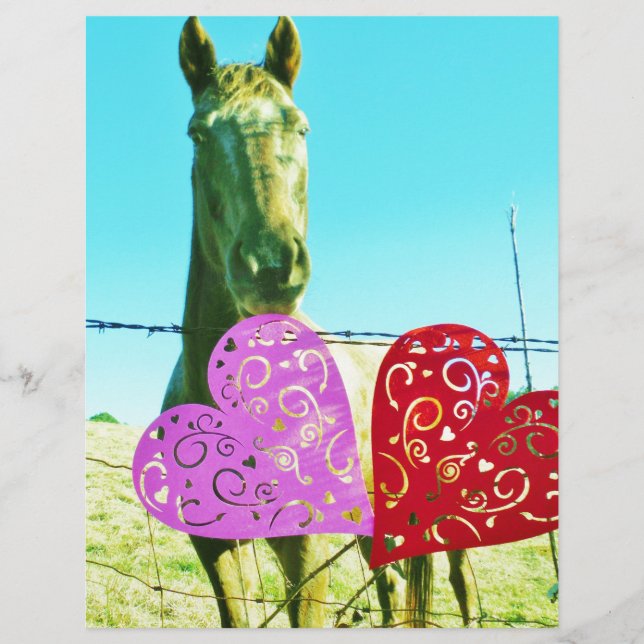 Cavalo loiro e corações cor-de-rosa e vermelhos (Frente)