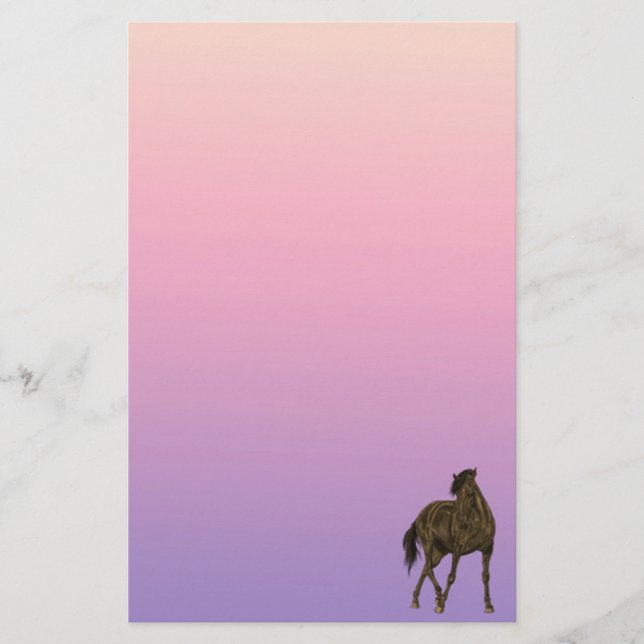 Cavalo marrom em papel de papelaria eólica (Frente)