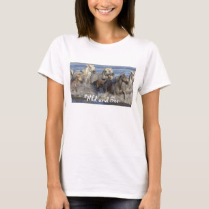 Cavalos galopando na água T-Shirt