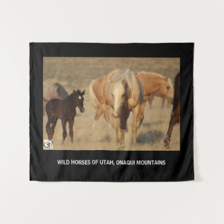 CAVALOS SELVAGENS da tapeçaria MONTANHAS de UTÁ,