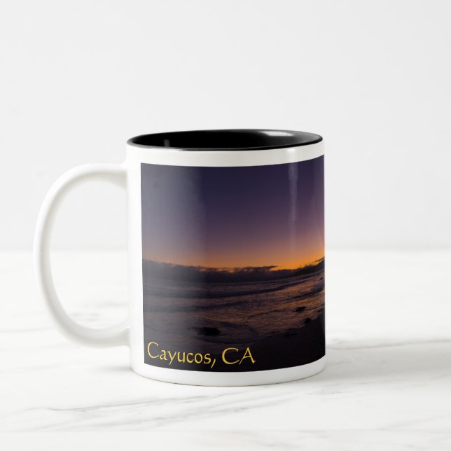 Cayucos, caneca do por do sol da praia de CA (Esquerda)