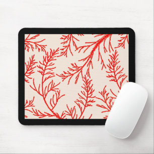 Cedar sai em um mouse Pad