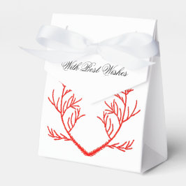 Cedar sai em uma caixa de favor