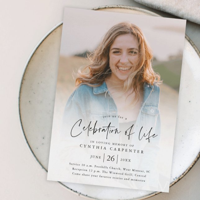 Celebração do Orçamento do Convite à Memória da Vi (Modern handwritten script celebration of life budget photo memorial invitation.)