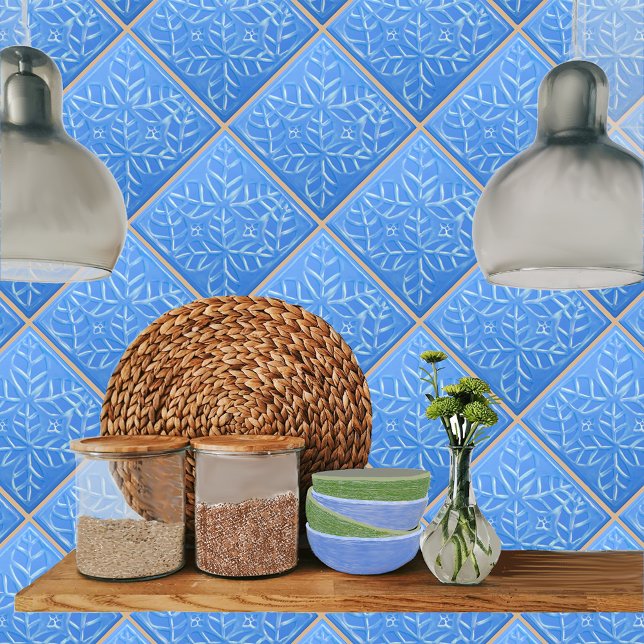 Cerâmica Azulejo cerâmico com Folhas de Ovato Estilizadas A (Blue ovate leaf tile shown on a kitchen backsplash.)