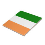 Cerâmica Azulejo de bandeira irlandês<br><div class="desc">Esta design apresenta uma bandeira irlandesa. Pode ser utilizado para muitos projetos,  como uma "backsplash" para um bar irlandês ou uma decoração feita à mão. Mostre seu orgulho com este azulejo.</div>