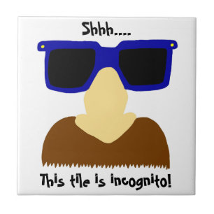 Cerâmica Azulejo Incognito de bigode e óculos
