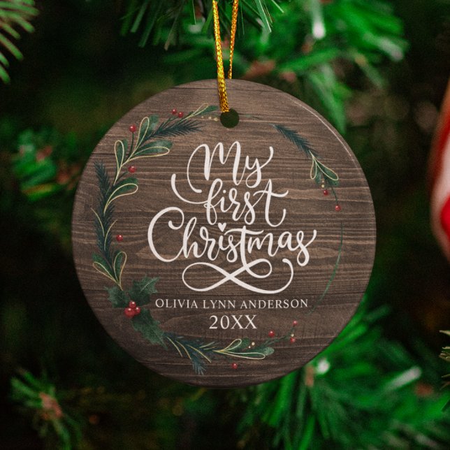 Cerâmica Meu Primeiro Ornamento de Natal com Estatísticas d (My first Christmas ornament hanging on Christmas tree)