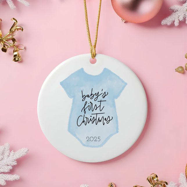 Cerâmica O Primeiro Ornamento de Natal do Bebê da Aquarela (Baby's First Christmas Ornament | Custom Blue Onesie Keepsake | Personalized Holiday Gift)