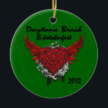 Cerâmica Ornamento de Daytona Beach Biktoberfest 2012<br><div class="desc">Aqui nós temos um coração do estilo do tatuagem com Daytona Beach Biketoberfest 2012 no texto preto. Este ornamento é mostrado com um fundo verde qual você pode facilmente mudar clicando o botão da personalização e para editar então escolha o fundo do menu de gota para baixo e escolha sua...</div>