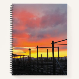 Cercado ao pôr do sol Caderno espiral