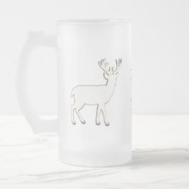 Cervos com a caneca de cerveja do vidro do