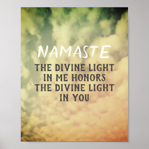 Céu e nuvens do poster das citações de Namaste