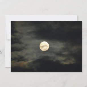Céu noturno - Lua cheia e nuvens escuras