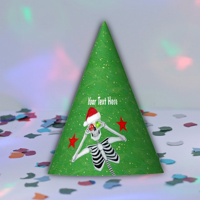 Chapéu De Festa Goofy Skeleton Segurando Ornações Santa Hat Green (Cute Skeleton holding ornaments to eyes red stars on gold speckled green paper party hat.)