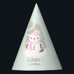 Chapéu De Festa Snowman Christmas<br><div class="desc">O Natal de Snowman Comemora o aniversário de inverno do seu filho com este bonitinho e bonitão a vestir um chapéu e lenço cor-de-rosa pastel. Este tema é ideal para o seu pequeno aniversário de inverno ou para a festa de Natal da criança. O design é completamente personalizável. Veja o...</div>